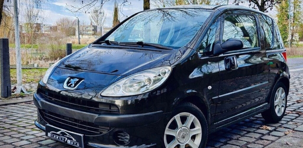 3499 € Peugeot 1007 / 1.4 essence / 90 cv / 2007 / 113,000 km